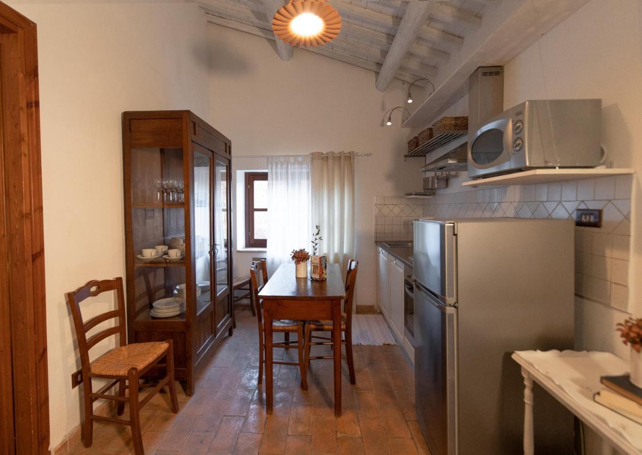 Agriturismo Borgo Di Campagna Il Tesoro Torre Alfina Luaran gambar