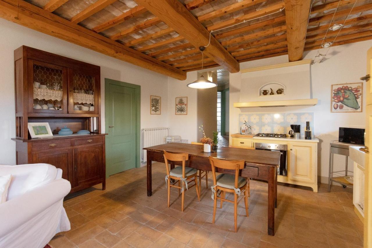 Agriturismo Borgo Di Campagna Il Tesoro Torre Alfina Luaran gambar